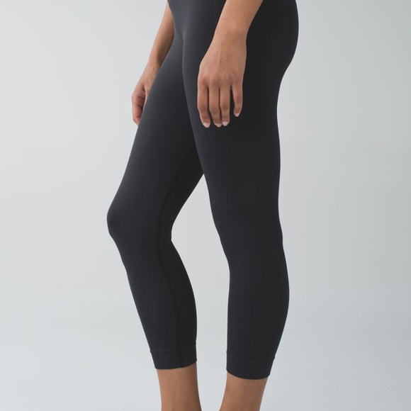 lululemon athletica Pants - Lululemon Zone In Crop Leggings